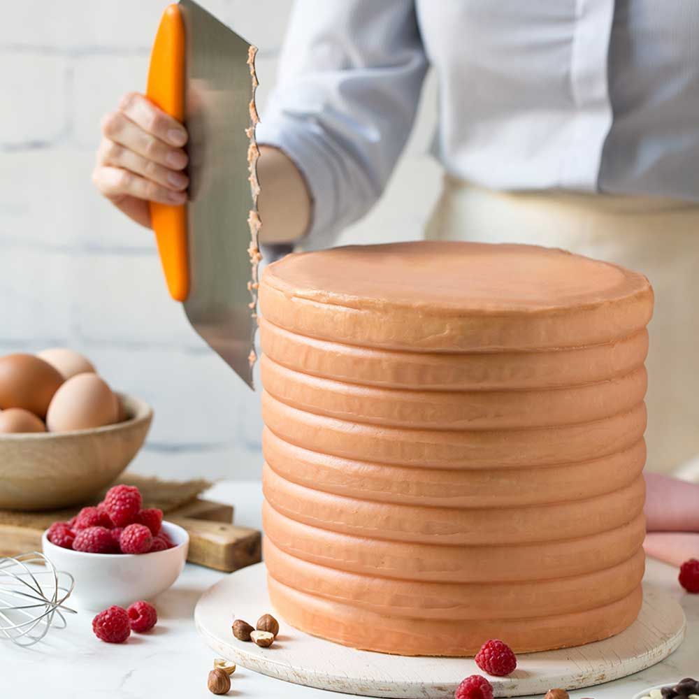 Cake smoothing spatula - Decora - wavy, 22.5 cm