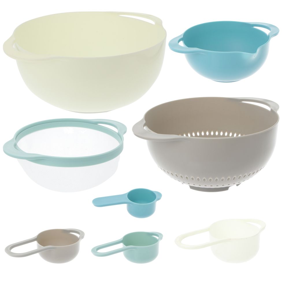 Set of measuring cups and kitchen bowls - 8 elements