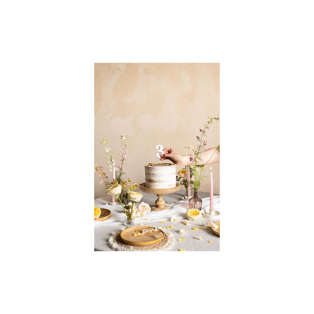 Świeczka urodzinowa cyferka 3 - PartyDeco - biała z płatkami kwiatów